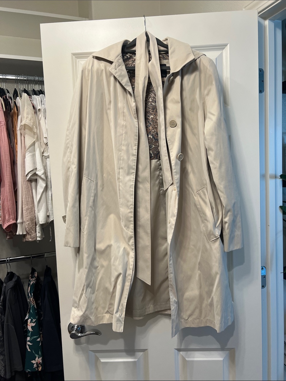 London Fog Light Cream Trench Coat with Tie
